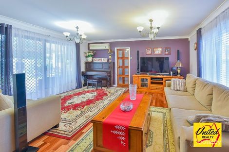 Property photo of 14 Anthony Drive Rosemeadow NSW 2560