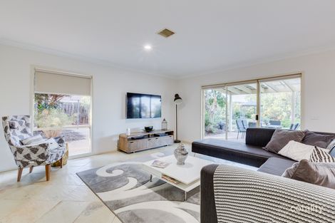Property photo of 16 The Oaks Hillside VIC 3037