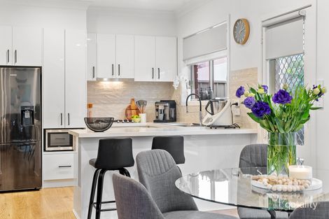 Property photo of 2/28 Williamson Avenue Strathmore VIC 3041