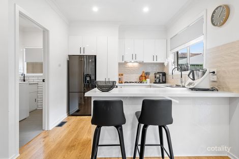 Property photo of 2/28 Williamson Avenue Strathmore VIC 3041