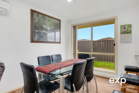 Property photo of 17 Oakwood Circuit Munno Para West SA 5115