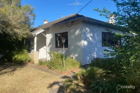 Property photo of 4 Avoca Crescent Pascoe Vale VIC 3044