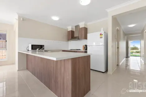 Property photo of 141 Citybay Drive Point Cook VIC 3030