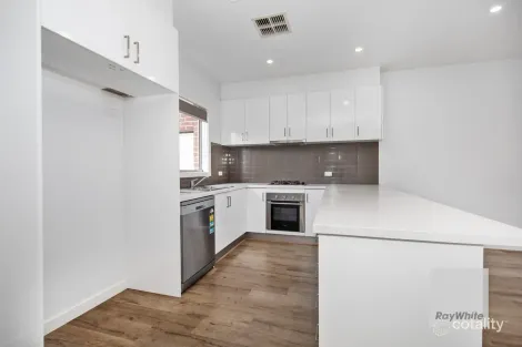 Property photo of 2/28 Bent Street St Albans VIC 3021