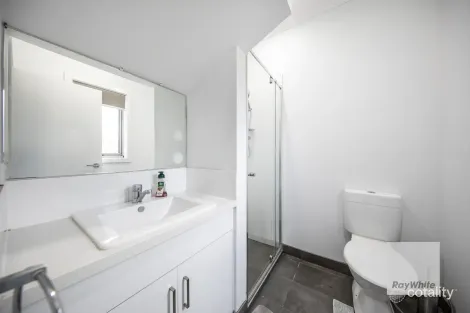 Property photo of 2/28 Bent Street St Albans VIC 3021