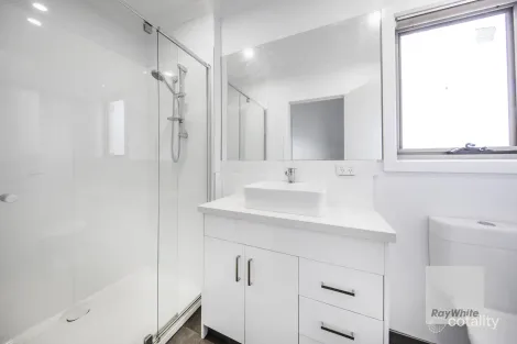 Property photo of 2/28 Bent Street St Albans VIC 3021