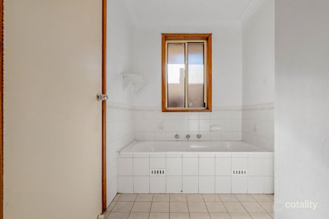 Property photo of 36 Archibald Crescent Rosemeadow NSW 2560