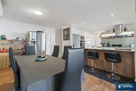 Property photo of 11 Guinivere Way Camillo WA 6111