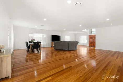 Property photo of 12 Redgum Place Molendinar QLD 4214