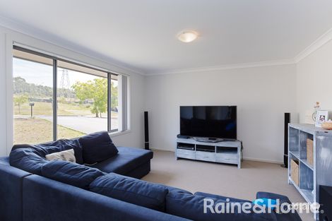 Property photo of 4 Devonshire Street Cameron Park NSW 2285