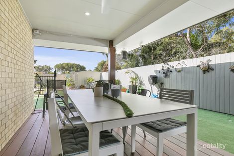 Property photo of 1 Sinclair Place Ningi QLD 4511