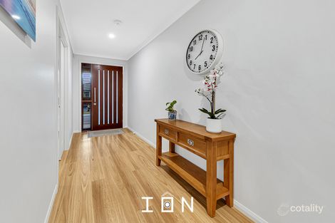 Property photo of 6 Venetia Way Cranbourne South VIC 3977