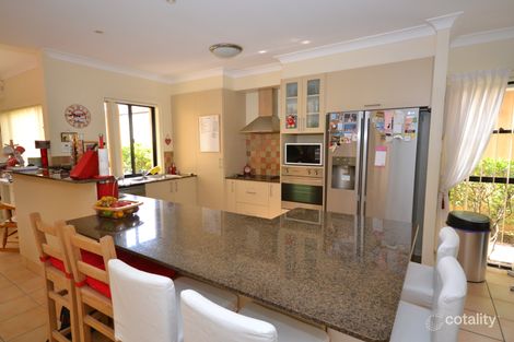 Property photo of 530 Oyster Cove Promenade Helensvale QLD 4212