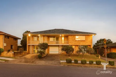 9 Mingera St, Mansfield, QLD 4122