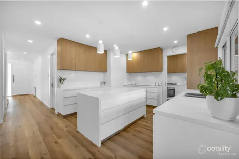 Property photo of 24 Timbarra Chase Cobblebank VIC 3338