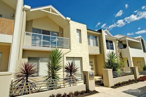 Property photo of 33 Orient Circuit Hillarys WA 6025