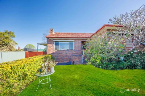 Property photo of 11 Curtin Place Westmead NSW 2145
