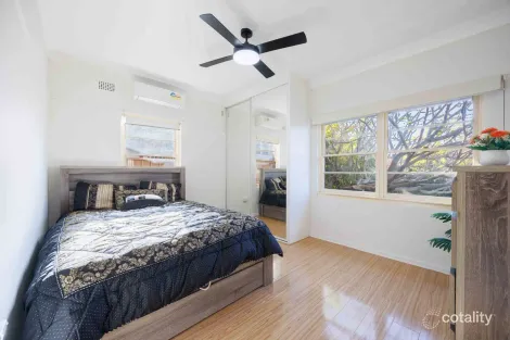 Property photo of 11 Curtin Place Westmead NSW 2145