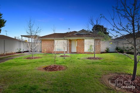 13 Reynolds Pl, Melton South, VIC 3338