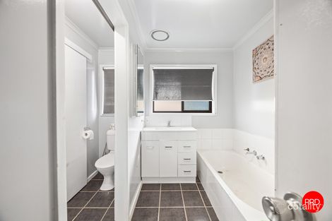Property photo of 39 Energetic Street Long Gully VIC 3550