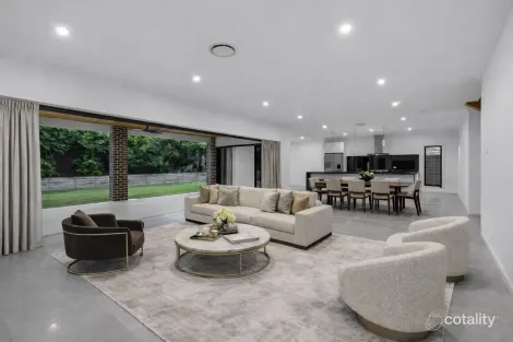 Property photo of 15 Cassia Street Bridgeman Downs QLD 4035