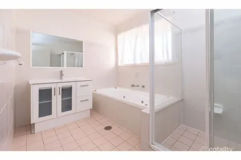 Property photo of 2/8 Kent Street Tuncurry NSW 2428