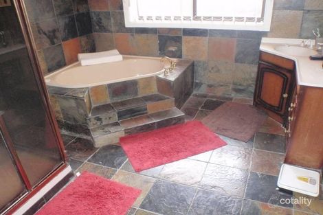 Property photo of 5 Shannon Court St Albans VIC 3021