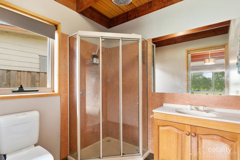 Property photo of 8 Ayres Court Rosedale VIC 3847