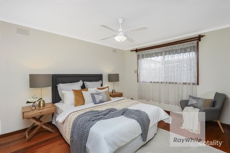 Property photo of 17 Avondale Court Gladstone Park VIC 3043