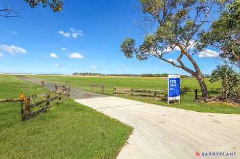 740 Lynnes Rd, Wattle Bank, VIC 3995