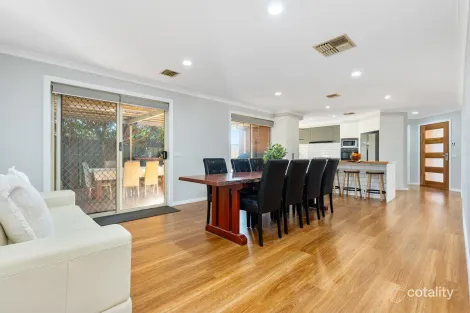 Property photo of 10 Osprey Circuit West Wodonga VIC 3690