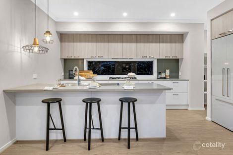 Property photo of 25 Whitfield Crescent Craigieburn VIC 3064
