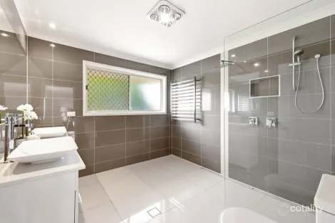 Property photo of 9 Carrington Place Carindale QLD 4152