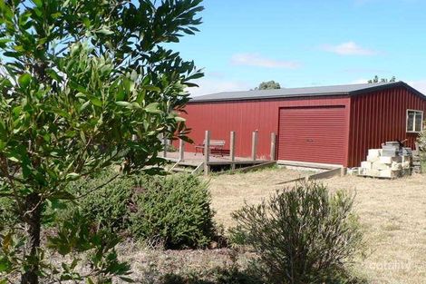 Property photo of 61 Robb Drive Romsey VIC 3434