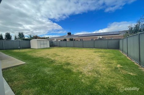 5 Wood Duck Ct, Lara, VIC 3212