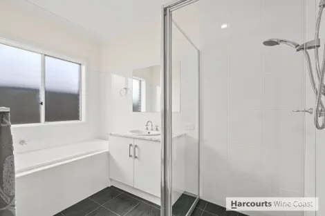 Property photo of 8 Edmonds Road Seaford Heights SA 5169