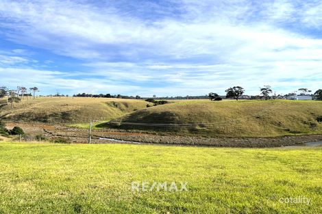 Property photo of 1 Cabarita Point Kalimna VIC 3909