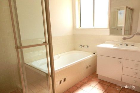 Property photo of 11 Greenway Avenue Mannering Park NSW 2259