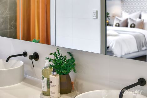 Property photo of 11 The Promenade Camp Hill QLD 4152