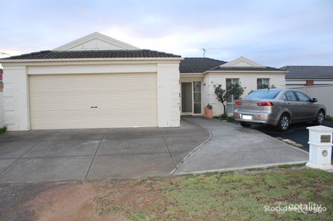 Property photo of 33 Kelvin Grove Werribee VIC 3030