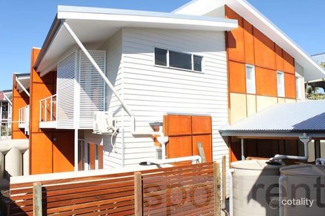 25 Douglas St, Greenslopes, QLD 4120