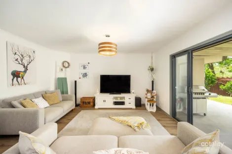 Property photo of 25 Illawong Way Karana Downs QLD 4306