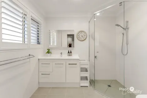 Property photo of 463 Pine Mountain Road Carindale QLD 4152