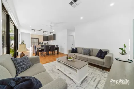 Property photo of 21/7 Delonix Place Eight Mile Plains QLD 4113
