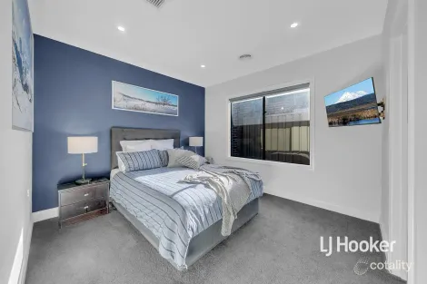 Property photo of 7 Perennial Drive Kurunjang VIC 3337