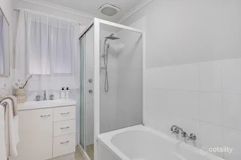 Property photo of 14 Woodlands Road Elizabeth Downs SA 5113