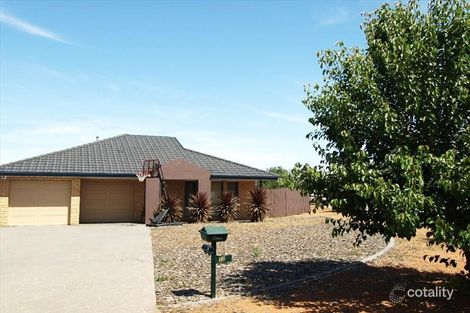Property photo of 22 Bluestone Gardens Jerrabomberra NSW 2619