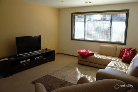 Property photo of 22 Bluestone Gardens Jerrabomberra NSW 2619