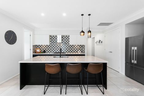 Property photo of 54 Figtree Boulevard Wadalba NSW 2259