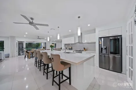 Property photo of 33 The Peninsula Helensvale QLD 4212